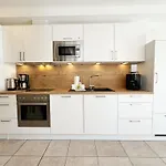 Apartman Salus Whg 4 Mit 2 Baedern, Balkon & Sky