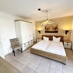 Salus Whg 4 Mit 2 Baedern, Balkon & Sky Apartman *