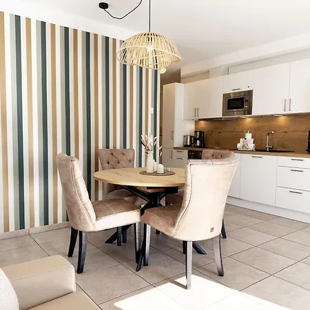 Salus Whg 4 Mit 2 Baedern & Balkon بابي