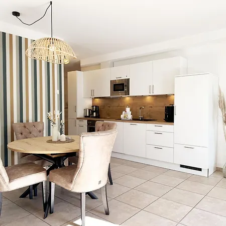 Apartment Salus Whg 4 Mit 2 Baedern, Balkon & Sky *