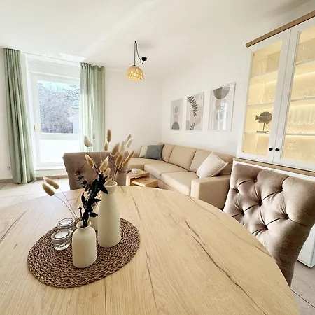 Apartment Salus Whg 4 Mit 2 Baedern, Balkon & Sky