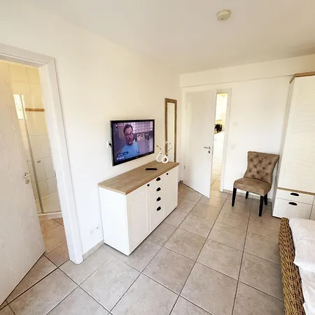 Salus Whg 4 Mit 2 Baedern & Balkon