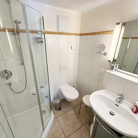 Apartment Salus Whg 4 Mit 2 Baedern, Balkon & Sky Baabe