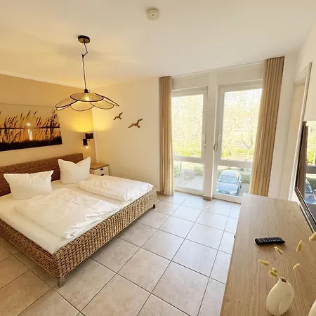 Salus Whg 4 Mit 2 Baedern & Balkon バーベ